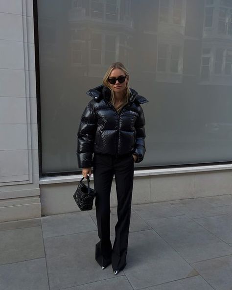 Claire Rose Cliteur on Instagram: "just here to show off my @duveticaofficial puffer jacket #ad" Winter Fashion Puffer Jacket, Puffers Outfits, Puffer Jacket 2023, All Black Outfit 2023, Winter Puffer Outfits, Winter Outfits With Puffer Jacket, Black Down Jacket Outfit, Puffer Outfits For Women, Black Puffer Jacket Outfit Winter