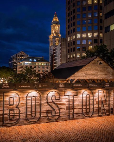 IGersBoston on Instagram: “Good evening Boston! Today‘s feature is this beautiful picture of the beautiful name of a beautiful city 🤩. Great picture by…” Boston Aesthetic Wallpaper, Boston City Aesthetic, Boston Vibes, Boston Massachusetts Aesthetic, Boston Wallpaper, Aesthetic Boston, Massachusetts Aesthetic, Boston Pictures, Travel Boston