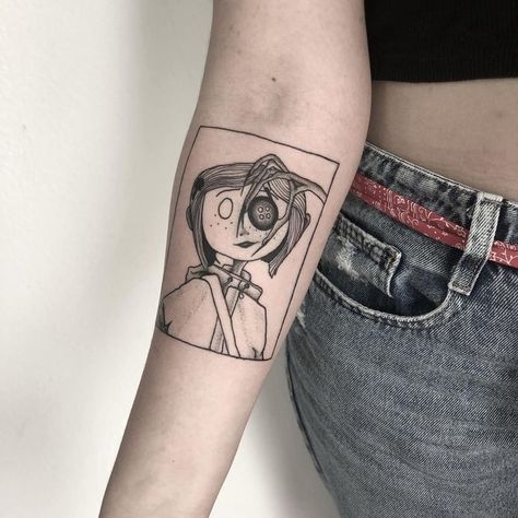 Coraline Tattoos Ideas, Coralline Tattoos Ideas, Simplistic Tattoos For Women, Coraline Inspired Tattoos, Movie Tattoos Ideas, Coraline Doll Tattoo, Coraline Flash Tattoo, Coraline Flash, Movie Inspired Tattoos