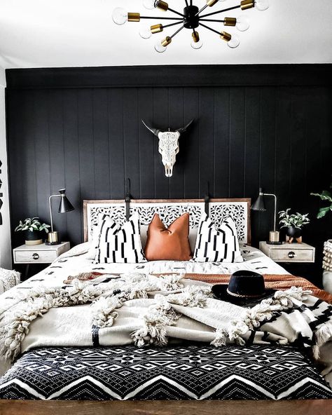 Hunker on Instagram: “Black bedroom accent wall — would you dare? (submitted by @miss_rusticarrow) Link in bio to shop this room and get the look.” Black And White Bedroom, Western Bedroom Decor, Western Rooms, Black Accent Walls, Remodel Basement, Western Bedroom, Bedroom Accent, Accent Wall Bedroom, Black Bedroom