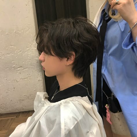 Androgynous Hair, Tomboy Hairstyles, Short Hair Tomboy, Short Grunge Hair, Asian Short Hair, Hair Inspiration Short, Shot Hair Styles, Girl Short Hair, Short Hair Haircuts