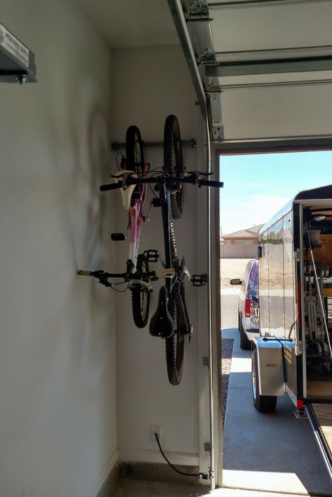 Garage Organization Bikes, Garage Storage Plans, Simple Bike, Garage Solutions, Garage Storage Inspiration, Bike Storage Garage, Garage Design Interior, Garage Organisation, Monkey Bar