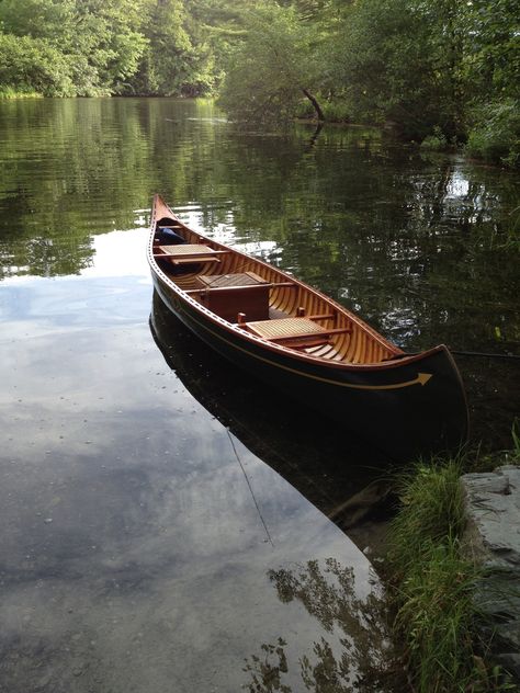 Kayaking Aesthetic, Wilderness Living, Outdoor Skills, Row Boats, Living Skills, Outdoors Inside, Boat Art, Boat Painting, Landscape Photography Nature