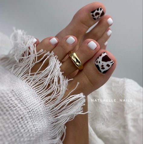 Cow Print Toe Nails, Trendy Toe Nails, Spring Toe Nails, Toe Nail Designs For Fall, Nail Designs Toenails, Trendy Pedicure, Summer Pedicure Colors, Fall Toe Nails, Pedicure Gel