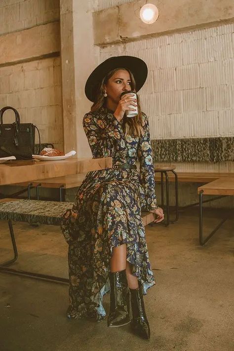 Spring Outfits Boho – Wardrobe 2024 15 Ideas French Country Style Outfit, Maxi Dress And Leather Jacket Outfit, Professional Boho Outfits Women, Elegant Boho Fashion, Hippie Women Outfits, Edgy Boho Outfits Winter, Boho Chic Fall Outfits, Formal Country Outfits Women, Boho Outfits 2024