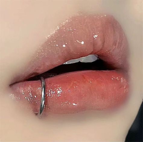 Lip Piercing Ring, Piercing Lip, Lip Piercing Jewelry, Tongue Ring, Lip Stud, Piercing Tragus, Face Piercings, Cool Piercings, Eyebrow Ring