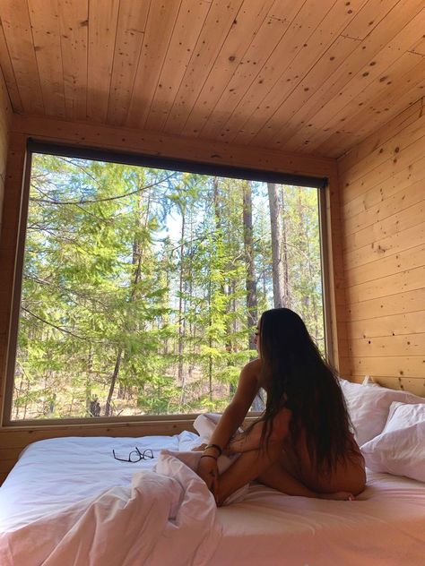 Southeast Asia Packing, Trendy Bedroom Ideas, Getaway Cabin, Cabin Weekend, Cute Cabins, Shape Fitness, Cabin Trip, Cabin Aesthetic, Summer Cabin