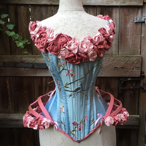 Corset Inspiration, Burlesque Fashion, Modern Corset, Book Costumes, Burlesque Costumes, Corset Fashion, Vintage Corset, Lace Tights, Waist Trainer Corset