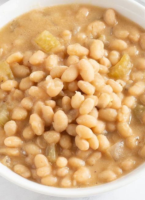 Navy Beans Crockpot Easy Recipes, Crockpot Navy Beans Slow Cooker, Crock Pot Navy Beans, Navy Beans In Crockpot, Slow Cooker Navy Bean Soup, Slow Cooker Navy Beans, Cooking Beans In Crockpot, Crock Pot Navy Bean Soup, Southern Navy Bean Recipes