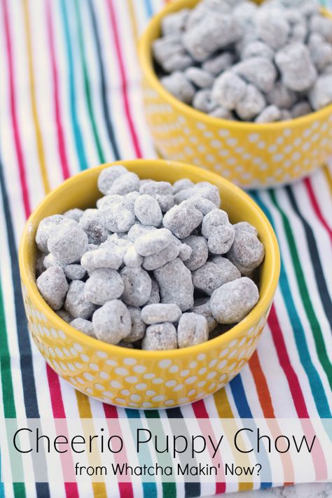 Cheerio Puppy Chow - no chex, no problem! Use cheerios to make this classic treat. Recipe Using Cheerios, Cheerios Snacks, Puppy Chow Cookies, Cheerio Treats, Cheerios Recipes, Puppy Chow Christmas, Puppy Chow Chex Mix Recipe, Chex Mix Puppy Chow, Chow Puppy