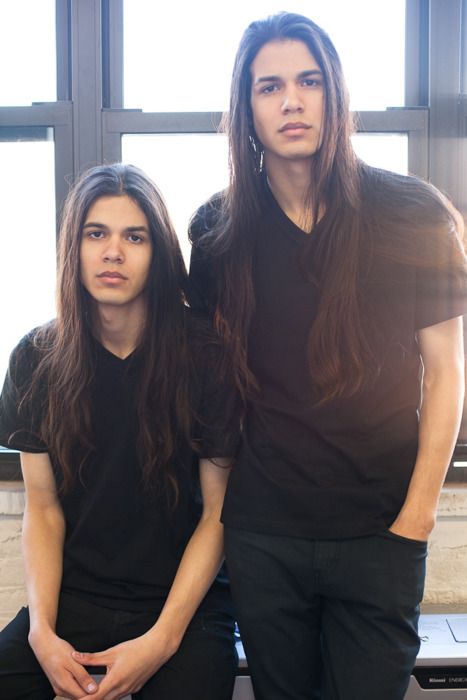 Natsuki & Satsuki Shinomiya (Though Natsuki would be distinguishable by his glasses--not pictured here) Twin Men, Twin Models, Native American Men, Cute Twins, Identical Twins, Long Hair Styles Men, Native American Indians, Male Models, Mens Hairstyles