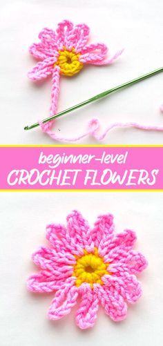 Crochet Flower Flat, Hangers Haken, Crochet Flowers Free Pattern Easy, Crochet Small Flower, Crochet Keychains, Crochet Applique Patterns Free, Sunflower Crafts, Daisy Duke, Flowers Easy