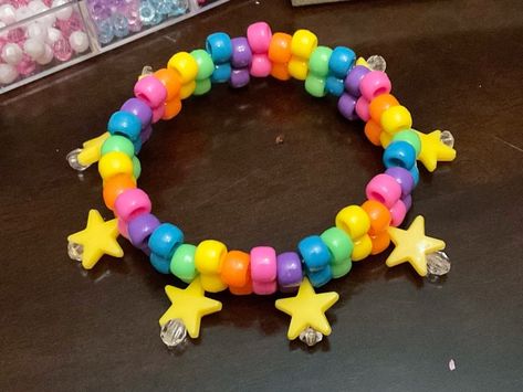 Beaded Bracelet Ideas, Rainbow Kandi, Pulseras Kandi, Diy Kandi Bracelets, Kandi Cuffs, Winter Paper, Pony Bead Bracelets, Pony Bead Crafts, Diy Kandi