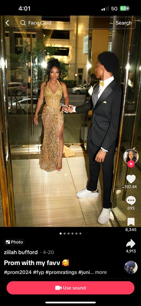 Brown Homecoming Couple, Gold Prom Dress Black Couple, Prom Outfits For Couples Black, Black Prom Dress Couple, Gold And Black Prom, Prom Black Couples, Prom Outfits For Couples, Homecoming Couple, Black And Gold Prom Dress