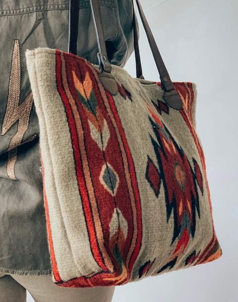 Crochet Bag Pattern Tote, Diy Tapestry, Western Bag, Denim Embroidery, Kilim Bag, Embroidery Bags, Carpet Bag, Boho Bags, Craft Bags