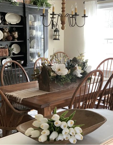 Before and After Dining Room Makeover #beforeandafter #beforeandafterhome #diningroom #diningroomideas #diningroomdecor #diningroomdesign #farmhouse #farmhousediningroom #farmhousetable #farmhousediningroomtable #farmhousediningtable #farmhousediningroomlighting #modernfarmhouse Home Tours Farmhouse, Black Hutch, Spring Centerpieces, Farmhouse Table Centerpieces, Simple Dining Table, Neutral Farmhouse, Farmhouse Dining Rooms Decor, Dining Room Centerpiece, Dining Room Table Centerpieces