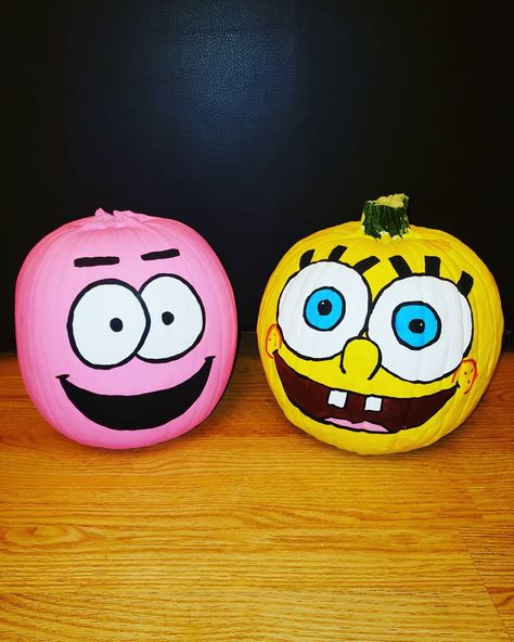 Emo Spongebob Pumpkin, Spongebob And Patrick Pumpkin Painting, Pumpkin Painting Funny Ideas, Patrick Pumpkin Painting, Couples Pumpkin Painting, Pumpkin Painting Ideas Spongebob, Duo Pumpkin Painting Ideas, Spongebob Pumpkin Painting, Patrick Pumpkin