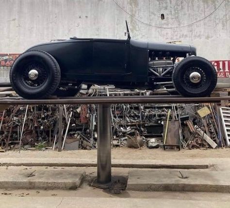 Sodium Haze, x-rod: #hotrod... Street Rods Trucks, 32 Ford Roadster, 1932 Ford Roadster, Rat Rod Trucks, Old Hot Rods, Low Riding, Ford Roadster, 32 Ford, Rat Rods Truck