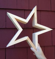 Small Wood Projects Diy, Diy Stars, Stars Wall Art, Star Decor, Stars Wall Decor, Wood Projects For Beginners, Building Painting, Wood Stars, Deco Originale