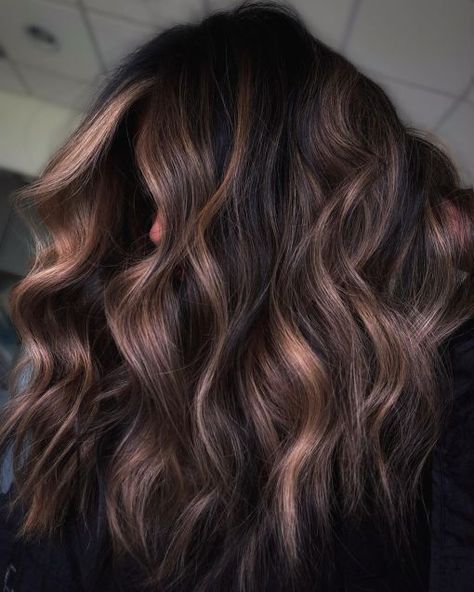 Dark Hair with Dimensional Muted Highlights Brunette Contrast Hair, High Contrast Brunette Balayage, High Contrast Brunette, High Contrast Balayage, Castaño Chocolate, Dark Brown Balayage, Cinnamon Hair, Light Brown Highlights, Light Blonde Highlights