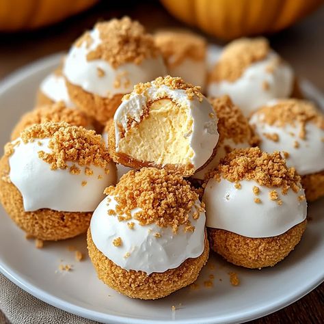 Thanksgiving Balls Recipe, Pumpkin Cravings Easy, Holiday Treat Gift Ideas, Easy Holiday Treats No Bake, Quick No Bake Treats, Fall Recipes Dessert Healthy, Healthy Dessert Balls, Thanksgiving Baking Ideas Desserts, Easy Christmas Dessert Recipes Holidays