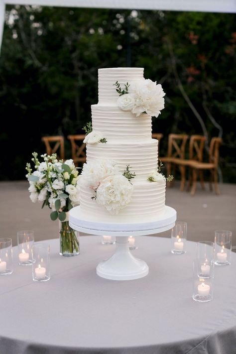 Butter Cream Cake, Wedding Cake Peonies, Driftwood Wedding, 4 Tier Wedding Cake, 3 Tier Wedding Cakes, Wedding Cake Photos, Classic Wedding Cake, Dream Wedding Cake, Wedding Cake Table