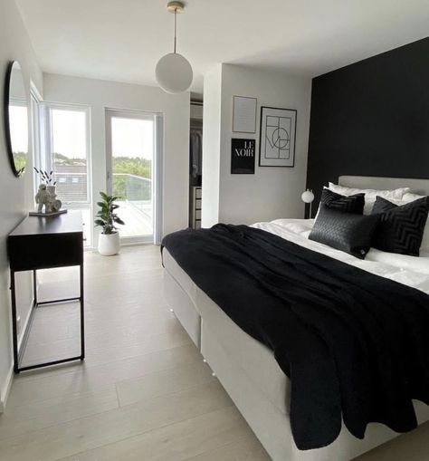 Black White Bedrooms, Home Bedroom Design, Black Bedroom Decor, Future Apartment Decor, Black And White Decor, Apartment Decor Inspiration, Luxury Rooms, Home Decorating Ideas, Room Makeover Bedroom