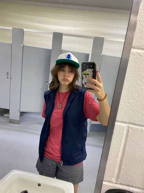 Book Character Costumes Aesthetic, Dipper Pines Halloween Costume, Dipper Halloween Costume, Rom Com Costumes, Dipper Pines Costume, Character Day Ideas For Spirit Week, Dipper Costume, Cheap Diy Halloween Costumes, Cartoon Characters Costumes Ideas