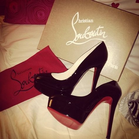 Buy a pair of Louboutins Outfits With Red Bottom Heels, Red Bottom Heels Outfit Classy, Black Heels Red Bottoms, Black Heels With Red Bottoms, Loubitons Heels, Loubuitton Shoes, Red Bottom Heels Outfit, Louboutin Heels Aesthetic, Louboutin Heels Outfit