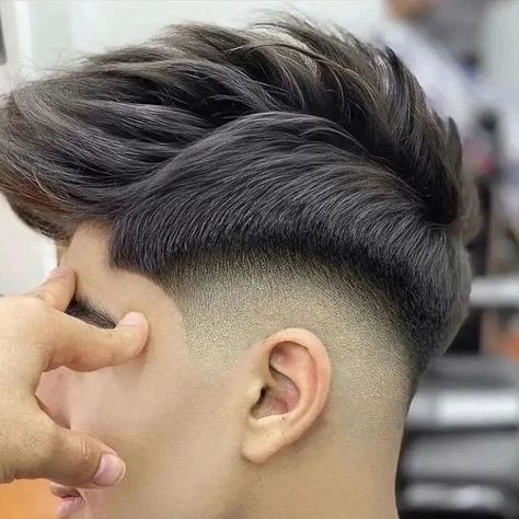 Pink Hair Male, Cut Pic, Mid Fade Haircut, Crying Photography, Hear Style, Haircut For Men, Book Photography Instagram, Mid Fade, Hair Male