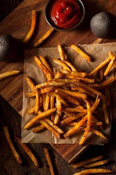 Seasoned French Fries Recipe, Cajun Fries Recipe, Seasoned French Fries, Deep Fried French Fries, Cooking French Fries, Cajun Fries, French Fries Recipe, Homemade French Fries, Fresh Potato