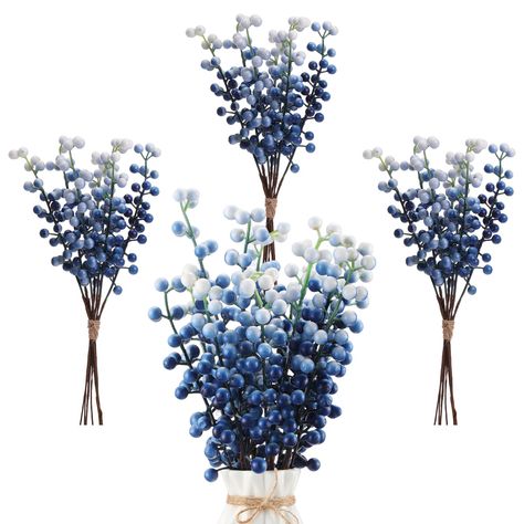 Christmas Table Decorations Centerpiece Elegant, Holiday Centerpieces For Tables, Blue And White Fall Decor, Blue Fall Decor, Christmas Dining Table Decor, Vase With Branches, Blue Christmas Decor, Silver Christmas Decorations, Christmas Dining Table