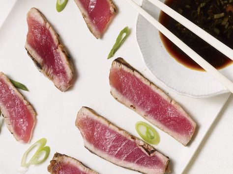 Tuna Steak with Asian Dipping Sauce https://www.prevention.com/food/cook/heart-healthy-fish-recipes/slide/6 Ahi Tuna Steak Recipe, Sesame Crusted Tuna, Ahi Tuna Recipe, Recipes Tuna, Sashimi Recipe, Ahi Tuna Steak, Tuna Steak Recipes, Asian Dipping Sauce, Cooked Salmon