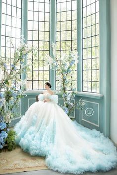 Fluffy Dresses Long, Puffy Dresses Ball Gowns, Big Puffy Dresses, Blue Puffy Dress, Winter Ball Gown, Puffy Ball Gowns, Grand Ball Gown, Fluffy Dresses, Poofy Wedding Dress