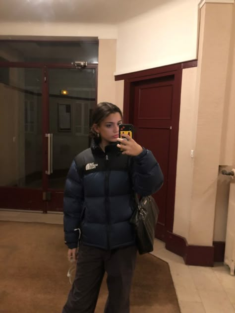 Navy North Face Puffer Jacket Outfit, Northface Retro Nuptse 1996, The North Face Blue Jacket, Dark Blue North Face Puffer, Navy Blue North Face Puffer, Navy North Face Puffer, Blue North Face Jacket Outfit, Northface Nuptse Jacket Outfit, Navy Blue Puffer Jacket Outfit