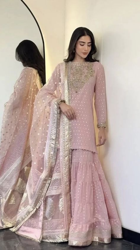 Plain Dress Designs, Eid Outfits Ideas, Pakistani Formal Dresses, Desi Wedding Dresses, Embroidered Dresses, Nikkah Dress, Eid Outfits, Gota Work, Pakistani Wedding Outfits