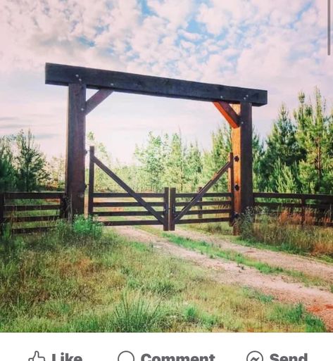 Farm Gates Entrance, Cream Balloons, Ranch Entrance Ideas, Driveway Entrance Landscaping, Ranch Fencing, Farm Entrance, Fence Gates, Ranch Gates, Wooden Gate