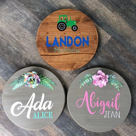 Painted Name Signs, Door Rounds, Circle Signs, Cup Making, Hand Lettering Worksheet, Floral Door Wreaths, Wooden Circle, Door Signs Diy, Nursery Name Sign