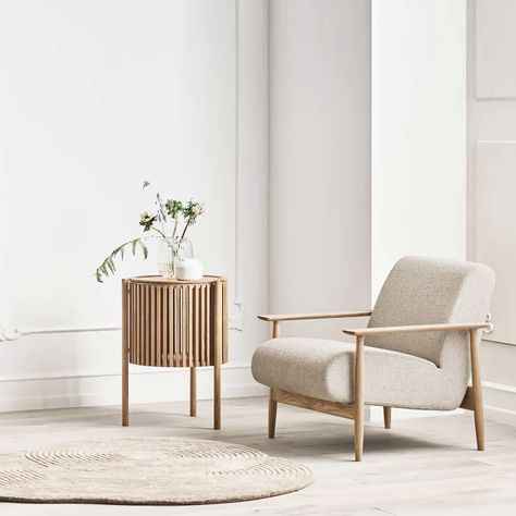 Furniture | Create your own personal style with design furniture from Bolia Furniture Foam, Wooden Columns, Scandinavian Chairs, Canapé Design, Display Furniture, Scandinavian Interior Design, Modern Scandinavian, Scandinavian Furniture, Armchair Design