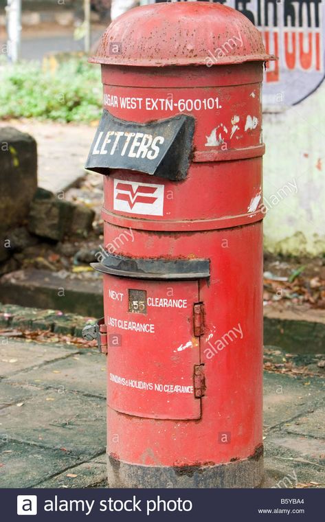 A Post Box of the Indian Postal Service, India Post, in Chennai, Tamil Nadu, India. Stock Photo Indian Civilization, Laptop Gadgets, Silver Lamp, Paper Craft Diy Projects, Childhood Days, Ancient India, Post Box, Flower Embroidery Designs, India Post