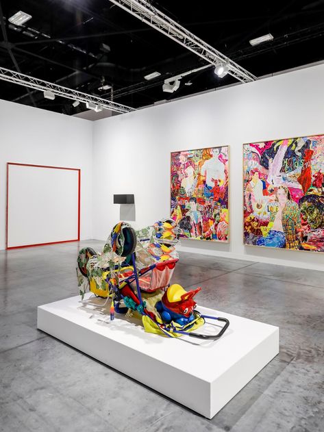 Art Basel Aesthetic, Art Gallery Installation, New York Art Gallery, Modern Art Gallery Aesthetic, Art Exhibition Design, Modern Art Exhibition, Art Gallery Aesthetic, Art Informel, Modern Art Museum