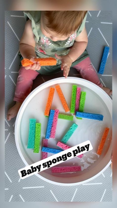 Baby SPONGE water bin! | Baby learning activities, Infant activities, Toddler learning activities Pinterest Baby, Aktiviti Kanak-kanak, Easy Toddler Activities, Baby Sensory Play, Baby Play Activities, Toddler Sensory, Baby Learning Activities, Daycare Activities, Aktivitas Montessori