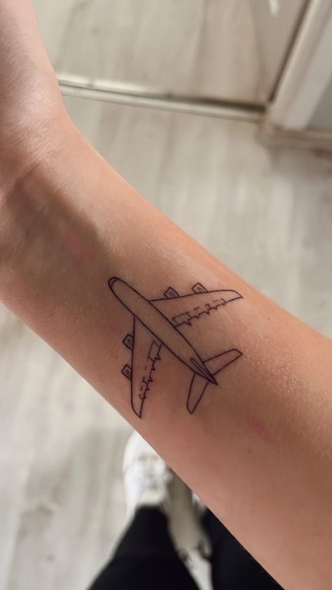 Plane Wing Tattoo, Plane Tattoos Women, 747 Tattoo, Pilot Tattoo Aviation, Airplane Window Tattoo, Air Plane Tattoo, Tuff Tattoos, Aircraft Tattoo, Aviation Tattoo