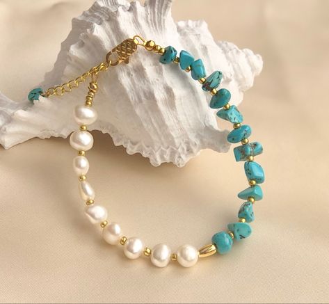 Turquoise Beaded Bracelets Diy, Turquoise Chip Jewelry, Turquoise And Pearl Jewelry, Pearl And Turquoise Necklace, Turquoise Jewelry Diy, Chip Bead Jewelry, Handmade Pearl Jewelry, Turquoise Jewellery, Freshwater Pearl Jewelry