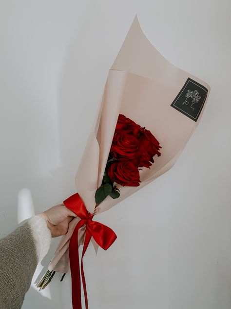 Croatia, Zagreb, flowershop product.
Red roses, gift for loved one 3 Red Roses Bouquet, Small Red Flower Bouquet, Simple Rose Bouquet Gift, Red Rose Bouquet Small, 3 Roses Bouquet Simple, Valentine Flowers Bouquet Romantic, Flower Bouquet Small Simple, Red Roses Bouquet Gift Birthday, Simple Red Rose Bouquet