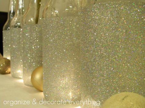 DIY Glittered IZZE Bottles – Perfect for Vases and Other Decorations Mod Podge Glitter, Do It Yourself Decoration, Glitter Bottle, Mod Podge, Deco Table, Crafty Craft, Crafty Diy, Craft Time, Cute Crafts