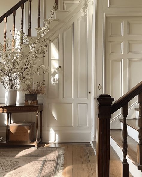 39 Stunning Victorian Hallway Design Ideas - Edward George Hallway Transitions, French Hallway, Victorian Entrance Hall, Victorian Entryway, Victorian Entry, Hallway Design Ideas, House Hallway, Victorian Hallway, Entrance Halls