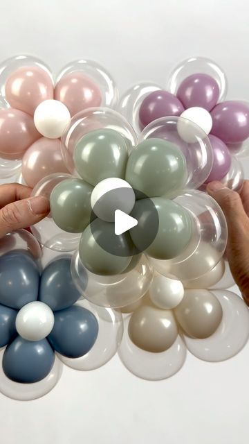 Balloon Bowls Diy, How To Make Flower With Balloon, Balloon Flower Bouquet Tutorial, Flowers Out Of Balloons, Balloon Flower Arch, Baby Ballons, Balloon Sculptures Diy, Balloon Flower Bouquet, Flower Balloons Diy