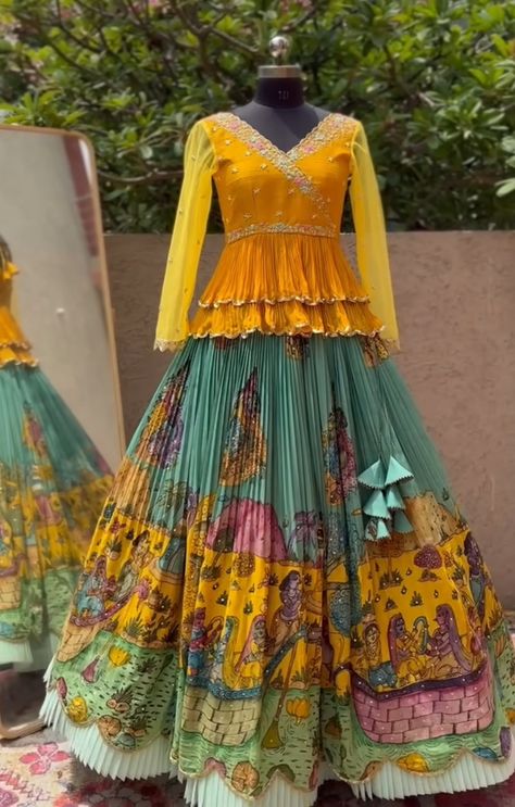 Pattu Crop Top Lehenga Designs, Top Lehenga Designs, Crop Top Lehenga Designs, Lehenga Voni, Crushed Lehenga, Ladies Frock Design, Mehandi Outfit, Long Skirt Top Designs, Long Blouse Designs