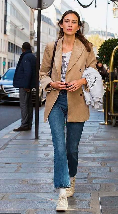 the corduroy blazer - LE CATCH Corduroy Blazer Outfit Women, Courdory Blazer, Bootcut Jeans With Sneakers, Corduroy Blazer Outfit, How To Wear Bootcut Jeans, Blazer Outfit Women, Jeans With Sneakers, Bootcut Jeans Outfit, Le Catch